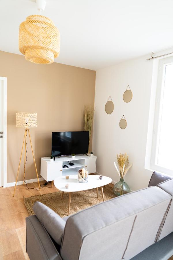 Spacieux Appartement Avec Parking Prive A Saumur Zewnętrze zdjęcie